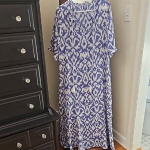 Like NEW. Purple & White Xlarge Maxi Dress. Cottagecore.